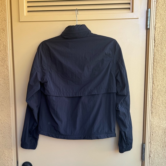 Lululemon Jacket size 0 - Picture 3 of 5